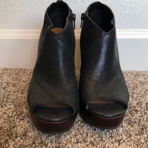 Lucky Brand black leather heels
